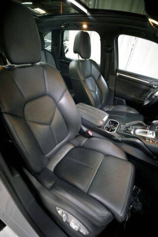 2014 Porsche Cayenne GTS