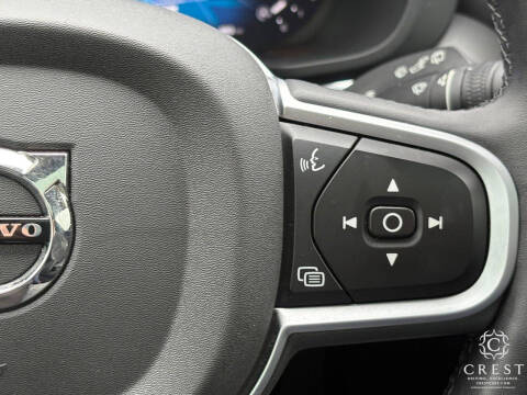 2025 Volvo XC60 B5 Core Dark Theme