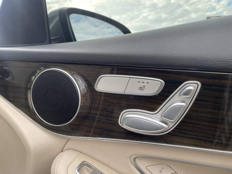 2019 Mercedes-Benz GLC GLC 300