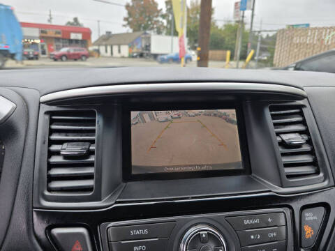 2016 Nissan Pathfinder SV