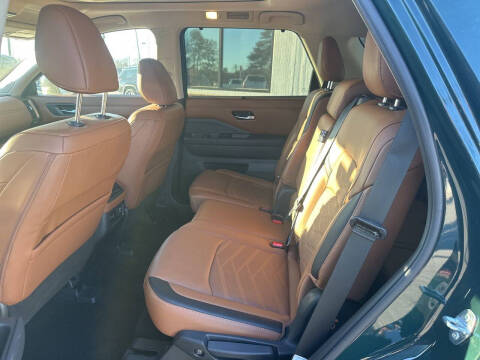 2024 Nissan Pathfinder Platinum