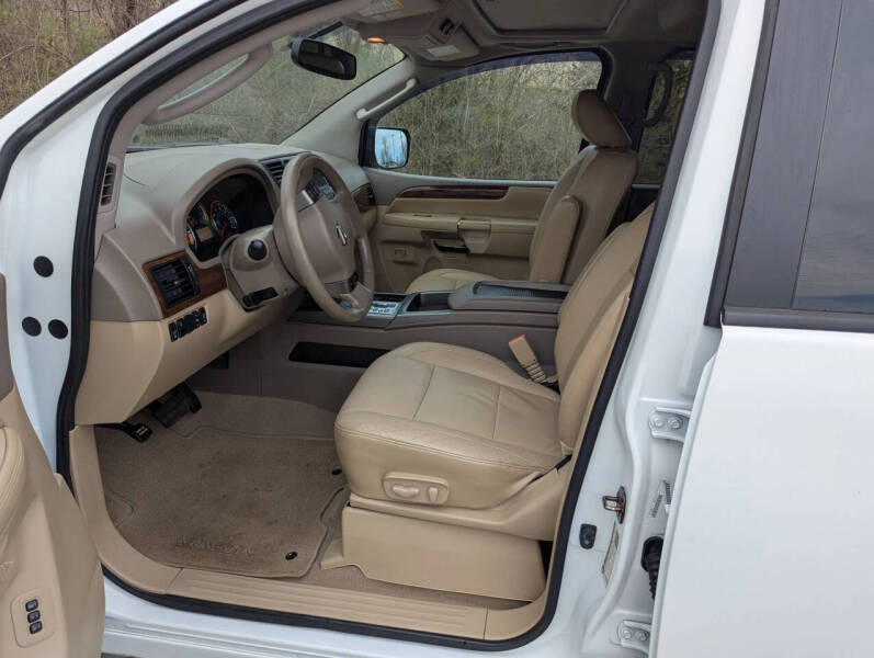 2011 Nissan Armada Platinum