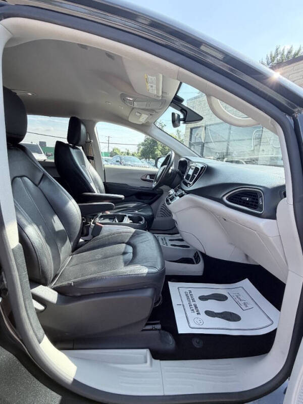 2019 Chrysler Pacifica Touring L