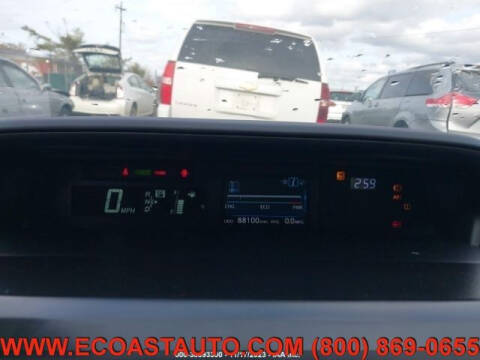 2015 Toyota Prius v Three