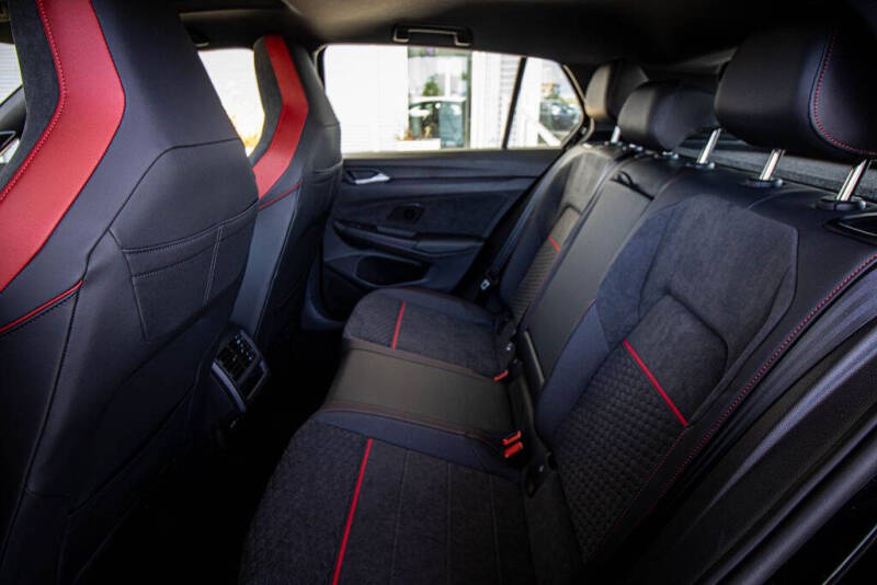 2026 Volkswagen Golf GTI SE