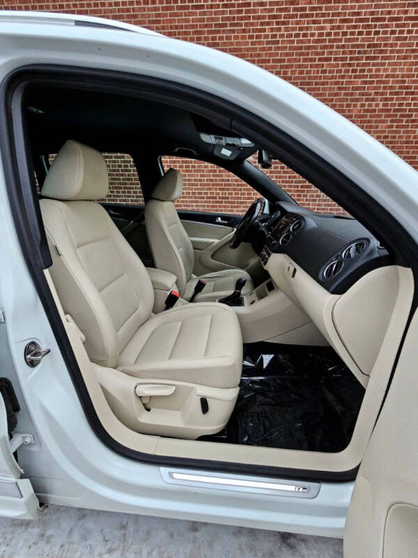 2016 Volkswagen Tiguan 2.0T R-Line 4Motion