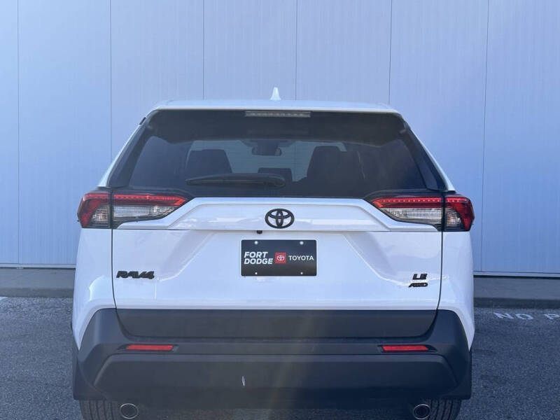 2025 Toyota RAV4 LE