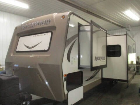 2016 Forest River Rockwood Ultra Lite 2905 WS for sale at Goldammer Auto in Tea SD