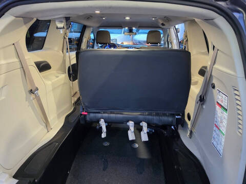 2021 Chrysler Voyager LX