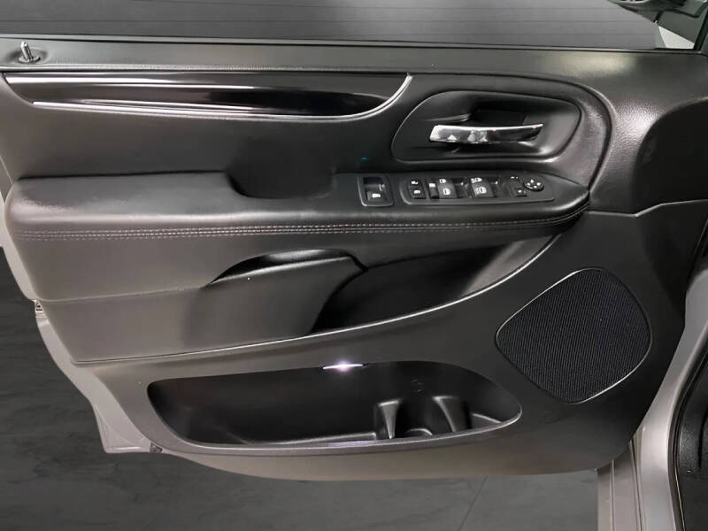 2020 Dodge Grand Caravan SE Plus