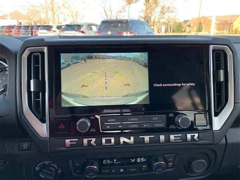 2025 Nissan Frontier SV