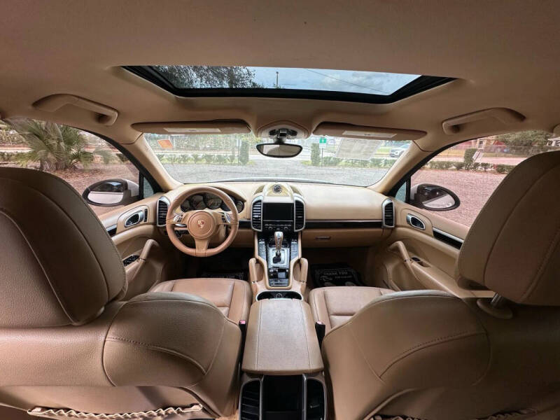 2014 Porsche Cayenne Platinum