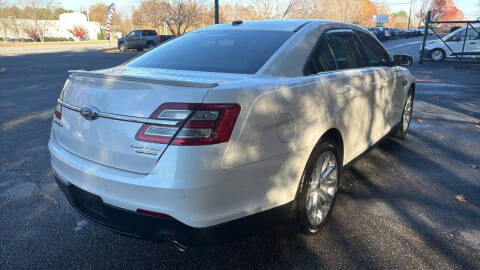 2017 Ford Taurus Limited
