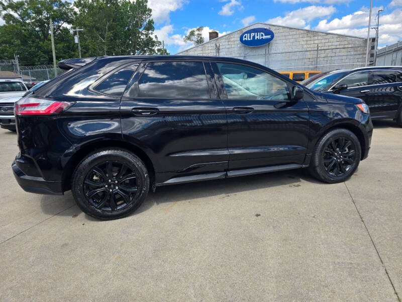 2022 Ford Edge SE