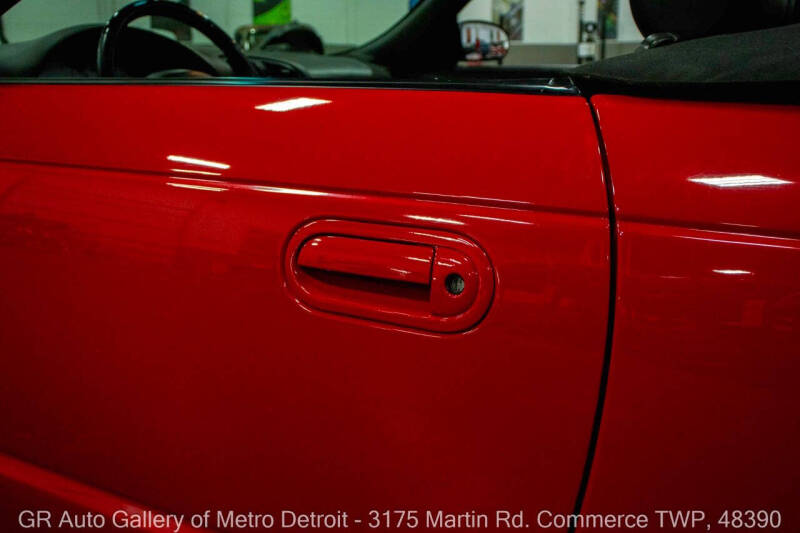 2002 Ford Thunderbird Deluxe