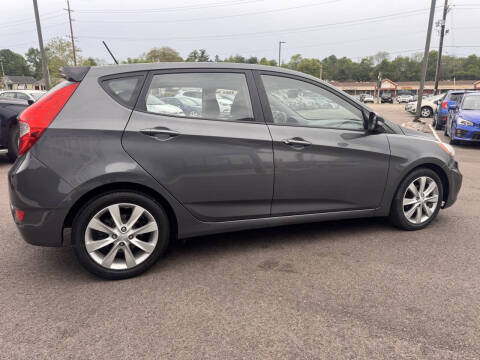 2013 Hyundai Accent SE