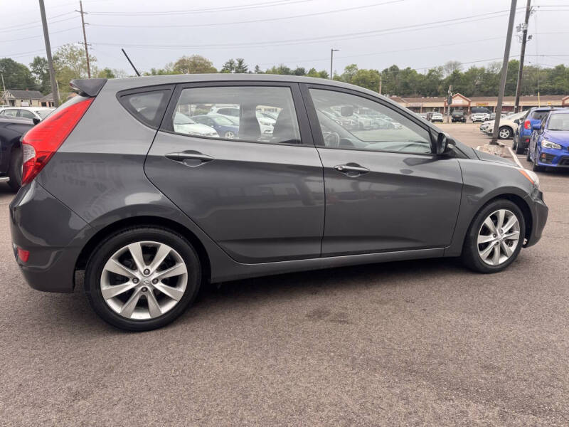 2013 Hyundai Accent SE