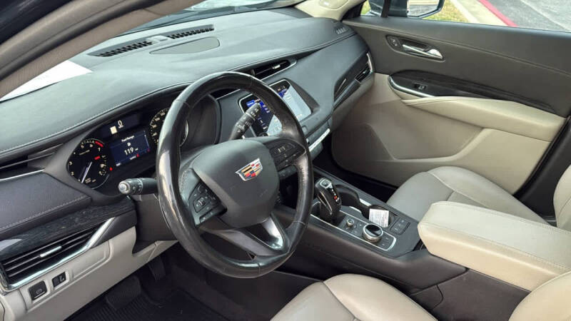 2019 Cadillac XT4 Premium Luxury