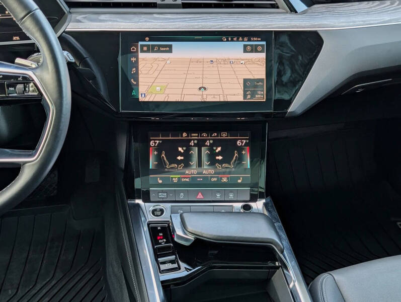 2021 Audi e-tron quattro Premium