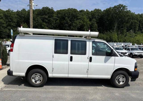 2022 Chevrolet Express 2500