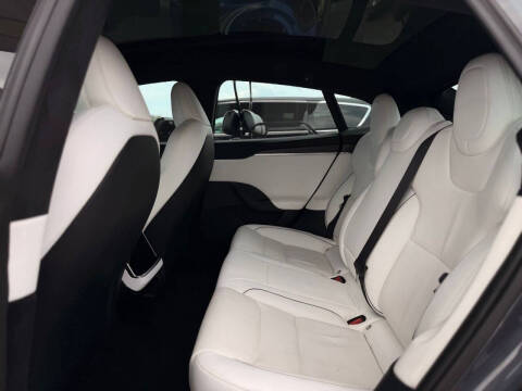 2022 Tesla Model S Plaid