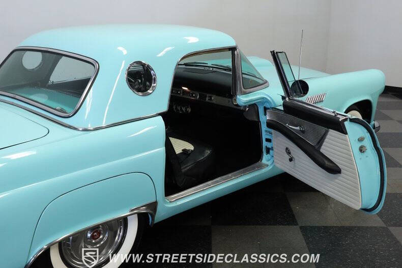 1956 Ford Thunderbird