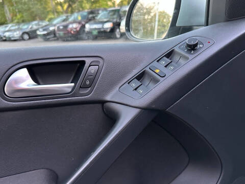 2015 Volkswagen Tiguan S