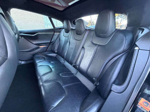 2015 Tesla Model S 70