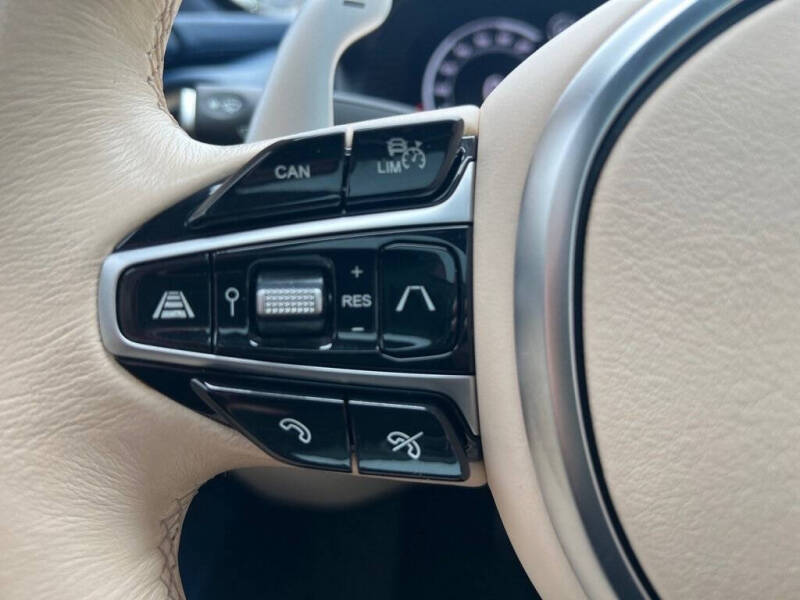 2021 Aston Martin DBX