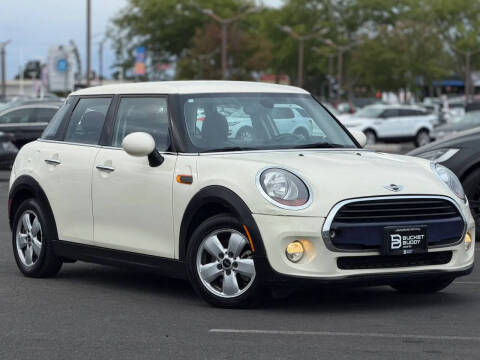 2017 MINI Hardtop 4 Door Cooper