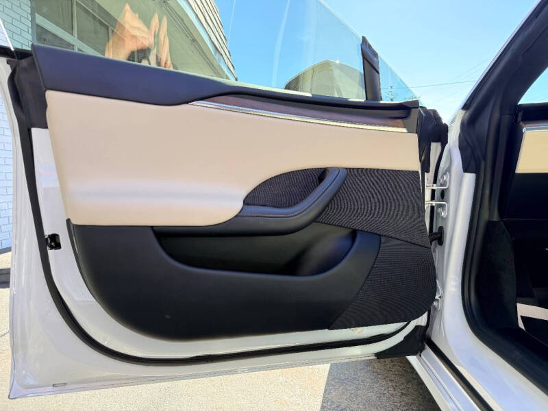 2021 Tesla Model S Plaid