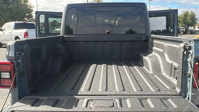 2025 Jeep Gladiator Willys