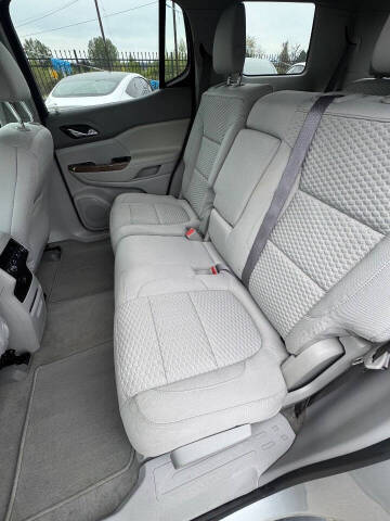2017 GMC Acadia SLE-2