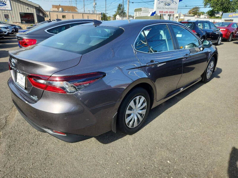 2021 Toyota Camry Hybrid LE