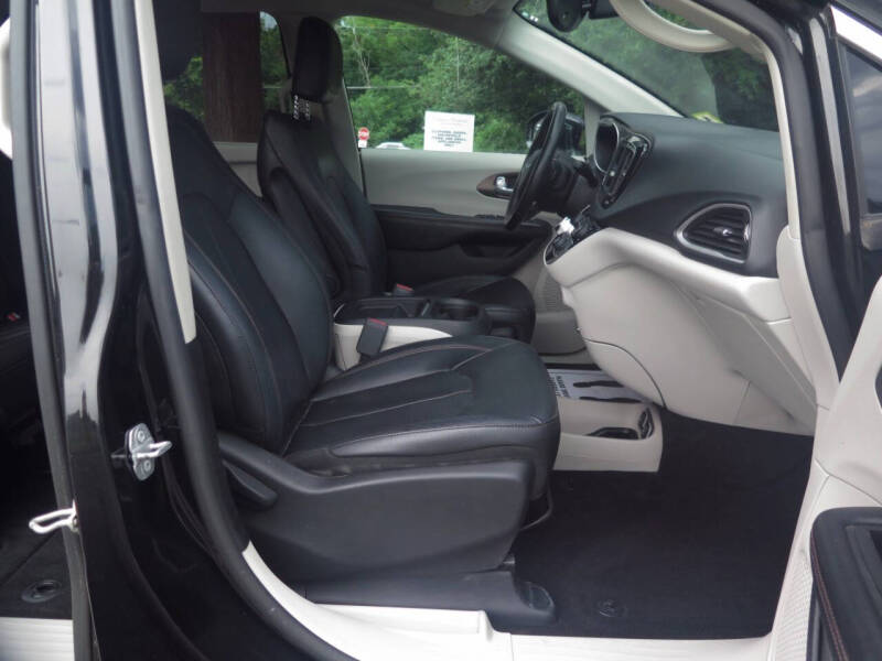 2019 Chrysler Pacifica Touring L