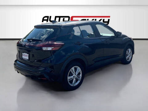 2022 Nissan Kicks S