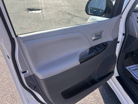 2015 Toyota Sienna XLE 7-Passenger