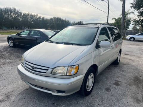 2002 Toyota Sienna for sale at ROYAL MOTOR SALES LLC in Dover FL