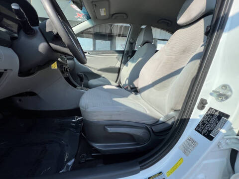 2017 Hyundai Accent SE