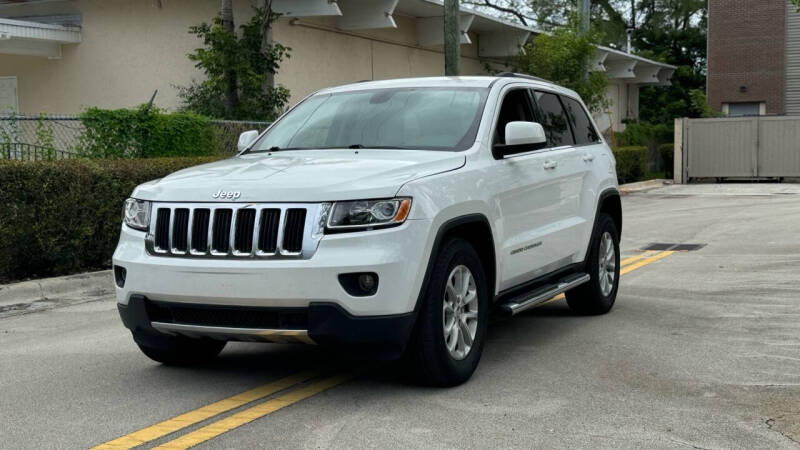 2014 Jeep Grand Cherokee for sale at AUTO BURGOS in Hollywood FL