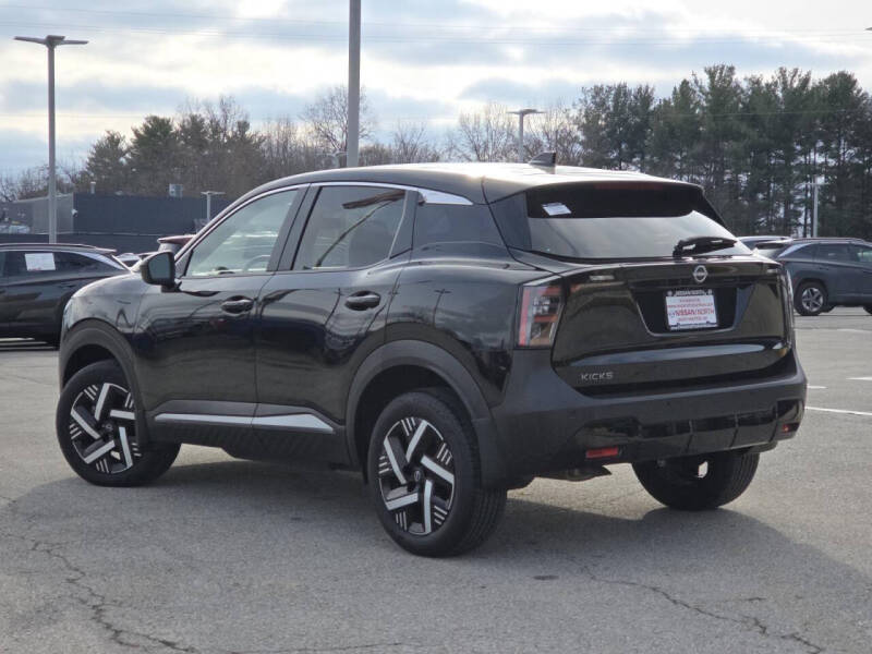 2025 Nissan Kicks SV