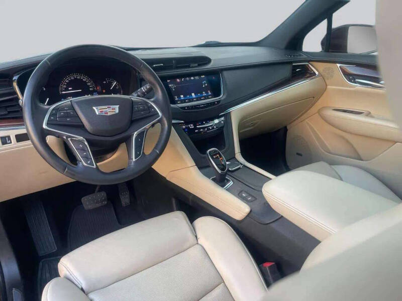 2017 Cadillac XT5 Premium Luxury