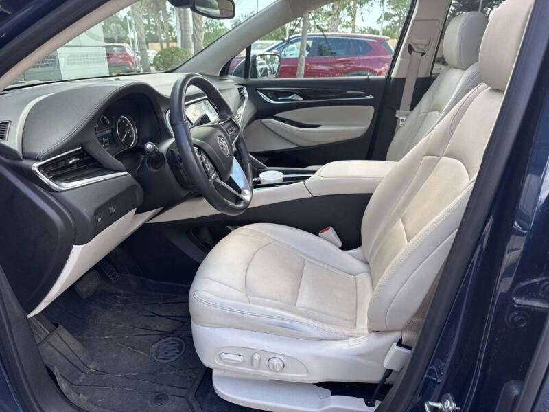 2023 Buick Enclave Essence