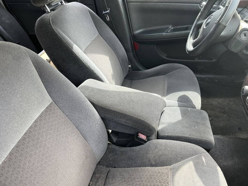 Silver 2008 Chevrolet Impala LS LS 4dr Sedan 4