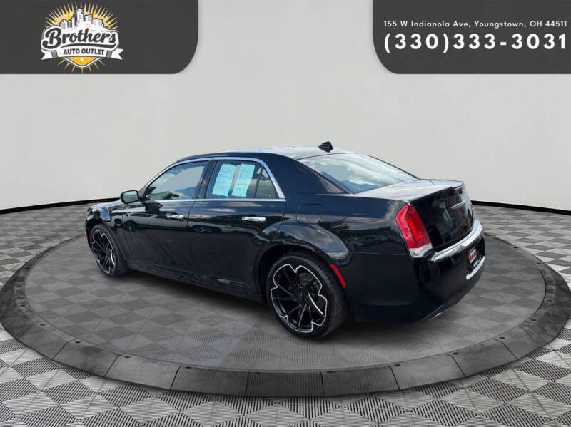 2016 Chrysler 300 C
