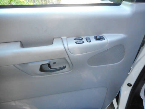 2004 Ford E-Series E-350 SD