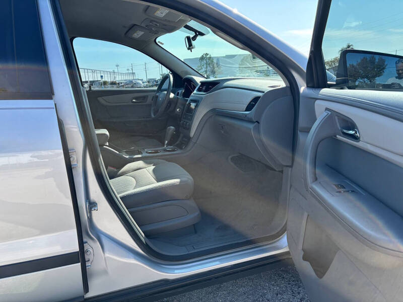 2017 Chevrolet Traverse LS