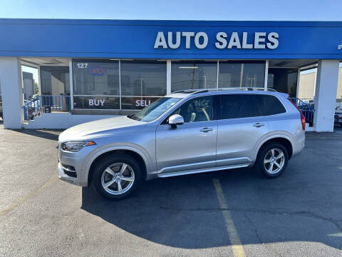 2016 Volvo XC90 T5 Momentum