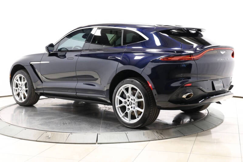2021 Aston Martin DBX