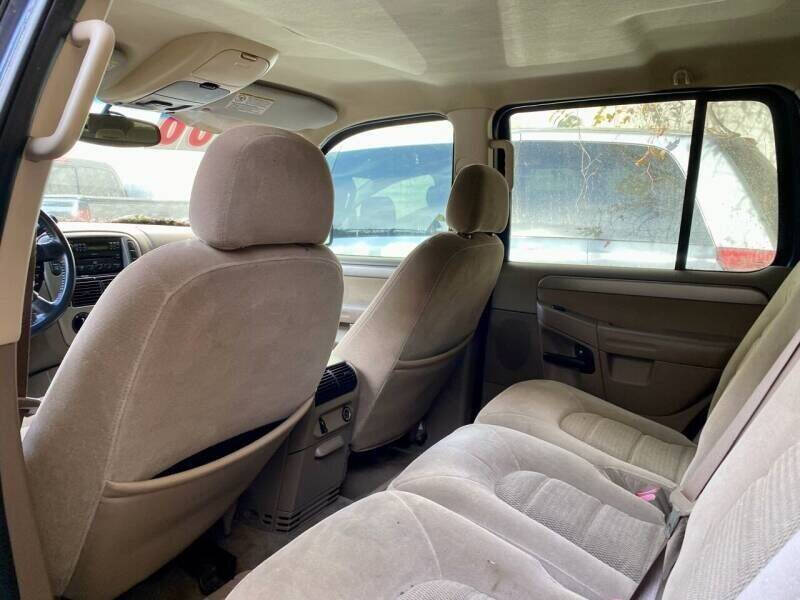 2004 Ford Explorer XLT